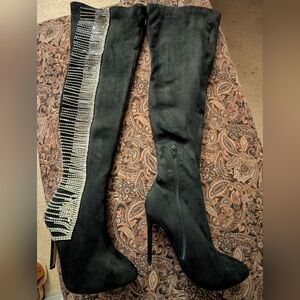 Elegant Black Over-the-Knee Boots  With Sequin Fringes New! Size 5.5